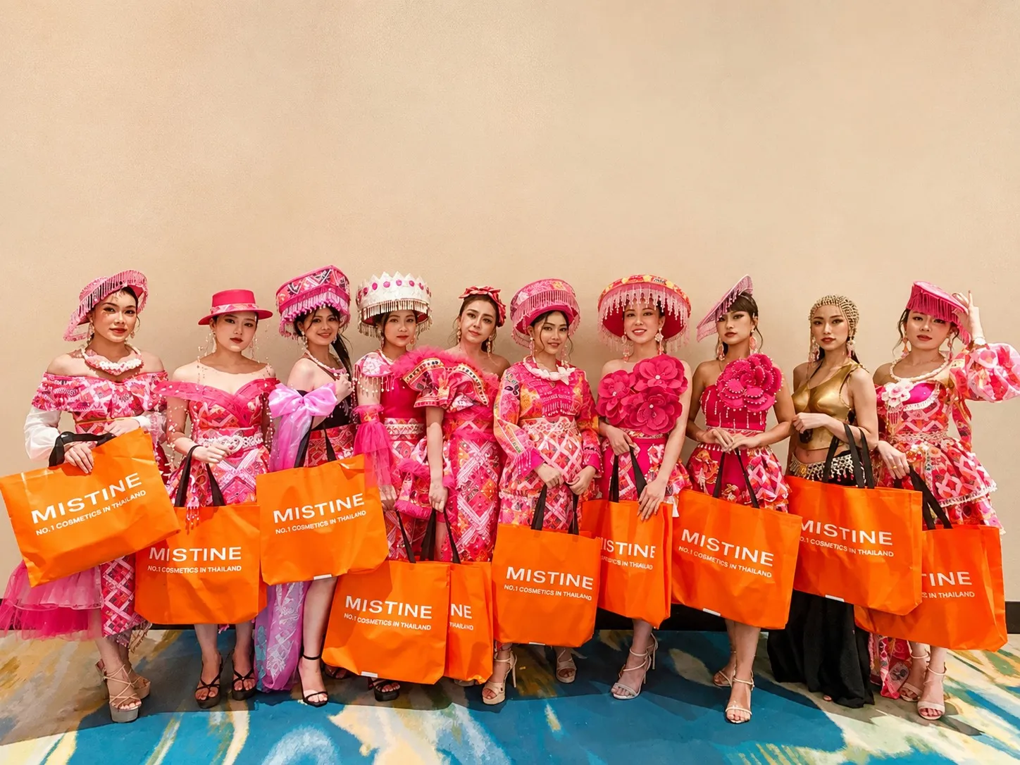 HMONG FASHION SHOW 2026 เป็นเวทีที่นำเสนอแฟชั่นอันได้รับแรงบันดาลใจจากเครื่องแต่งกายและอัตลักษณ์ทางวัฒนธรรมของชาวม้ง